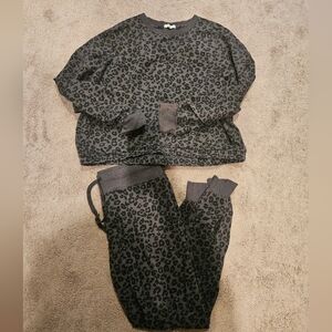 Z Supply Black Leopard Lounge Set